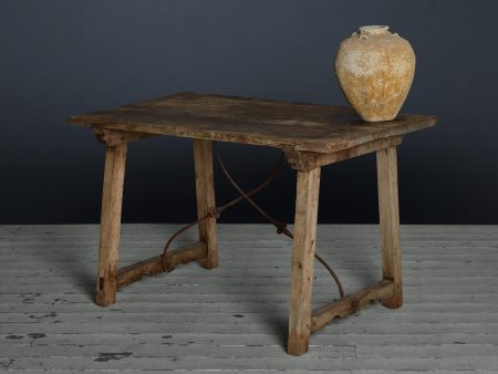 Late 17th early 18th cenutry Spanish Table from Catalonia For Cheap