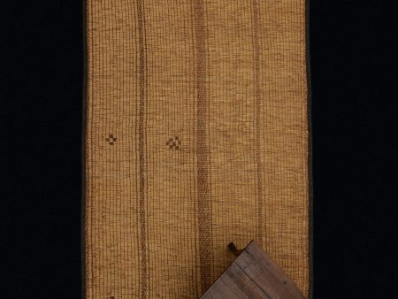 Small Tuareg Rug Fragment with Simple Patterned Stripes .............. (3 9  x 7 4  ) Supply